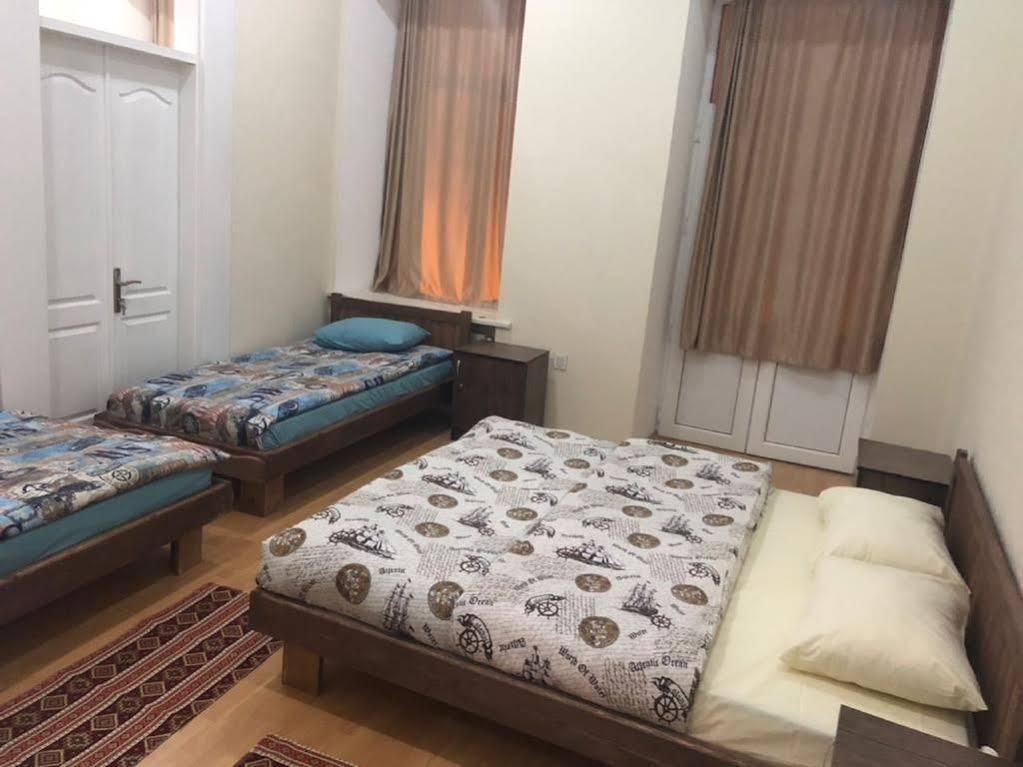 Capital Hostel Baku Eksteriør billede